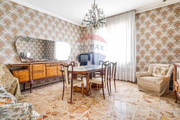 appartamento in vendita a Rovello Porro