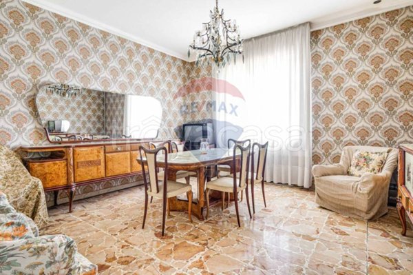 appartamento in vendita a Rovello Porro