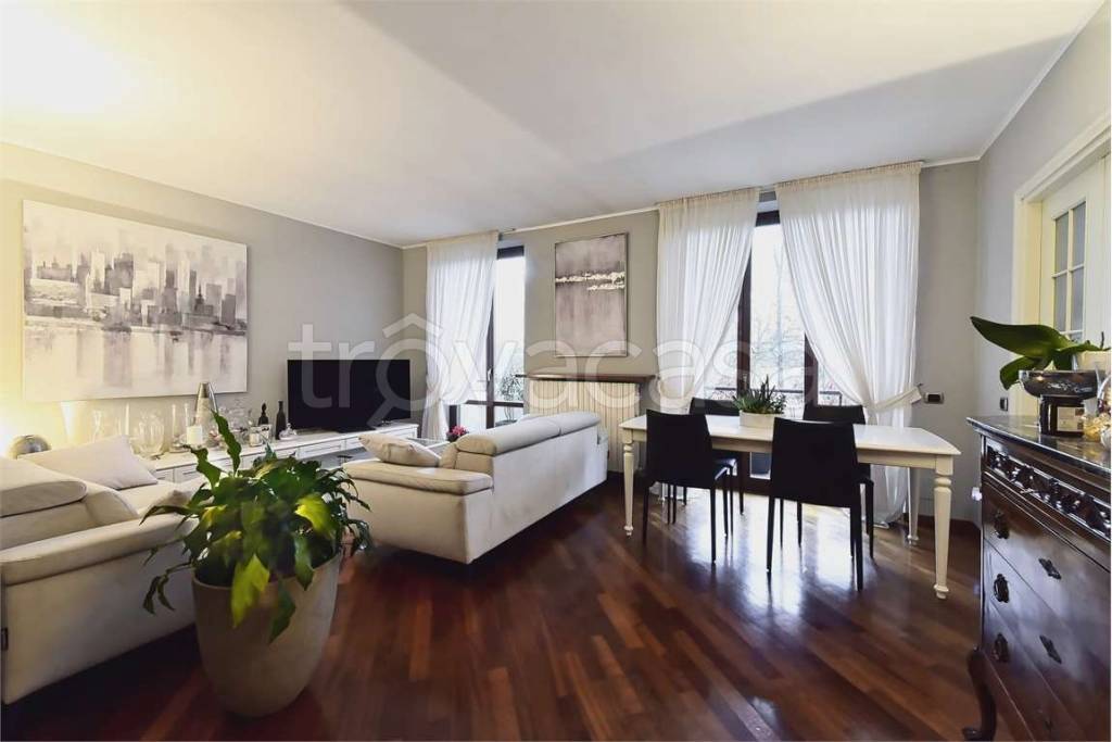 appartamento in vendita a Rovello Porro