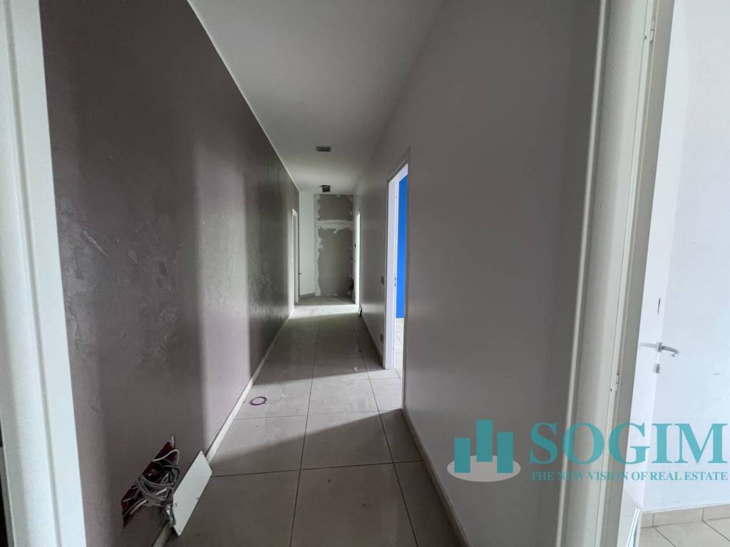 negozio in vendita a Rovello Porro