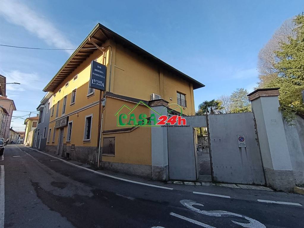 attico in vendita a Rovello Porro