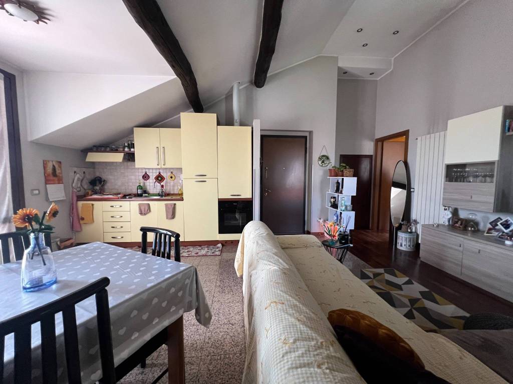 appartamento in vendita a Rovello Porro