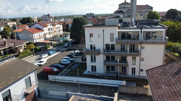 appartamento in vendita a Rovello Porro