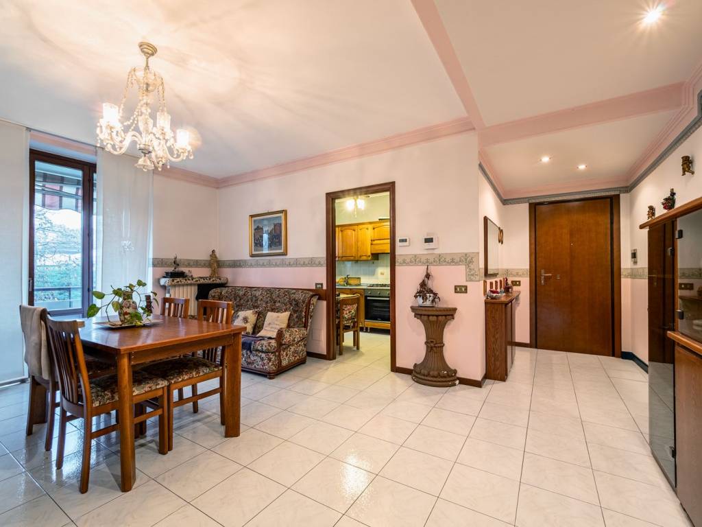 appartamento in vendita a Rovello Porro