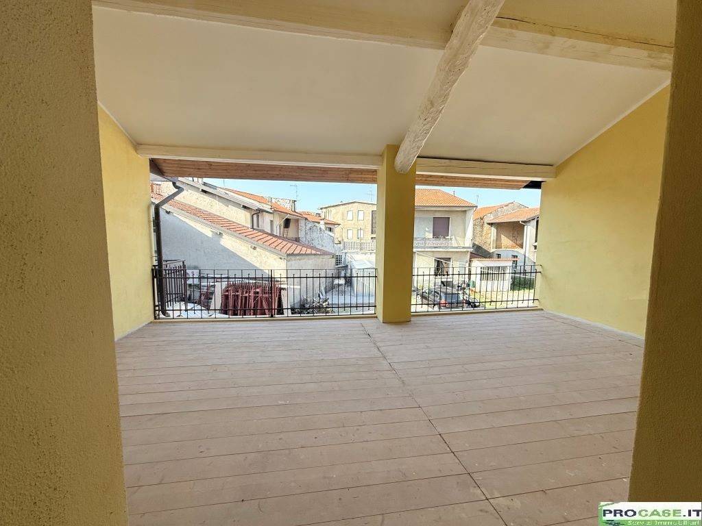 appartamento in vendita a Rovello Porro