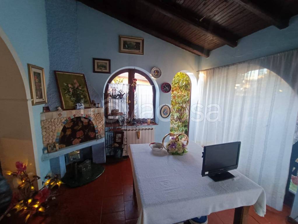 casa indipendente in vendita a Rovello Porro