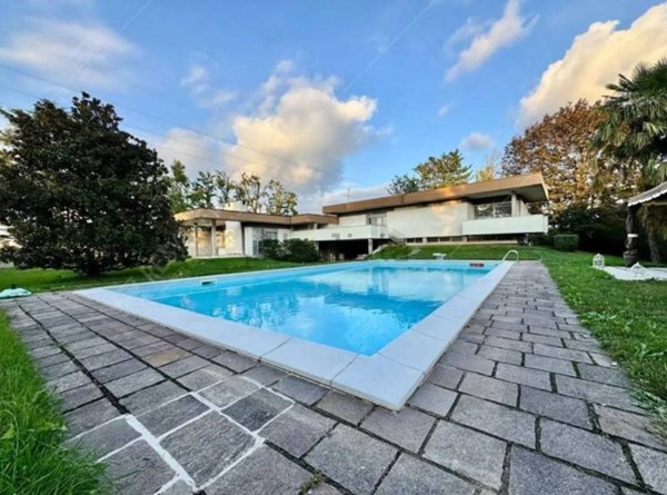 casa indipendente in vendita a Rovello Porro