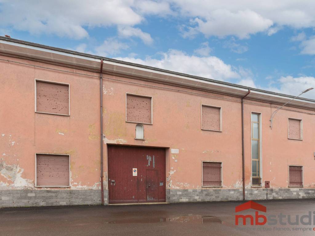 intera palazzina in vendita a Rovello Porro