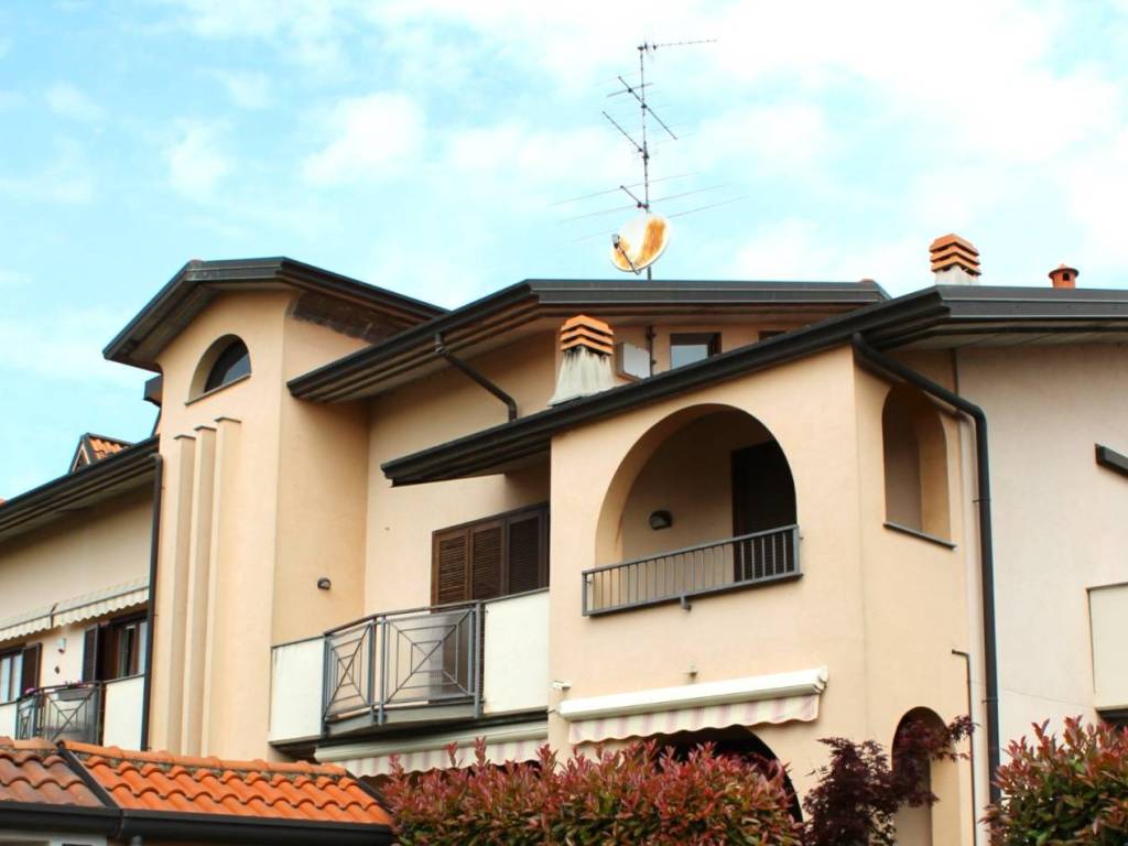appartamento in vendita a Rovello Porro