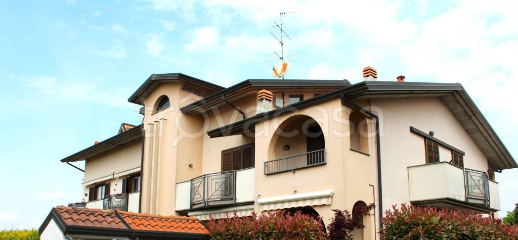 appartamento in vendita a Rovello Porro