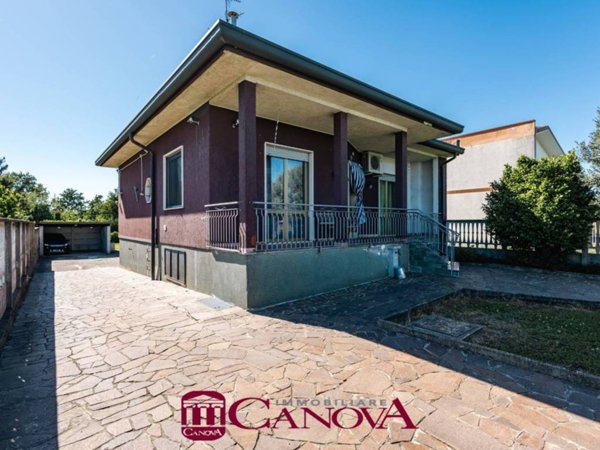 casa indipendente in vendita a Rovello Porro