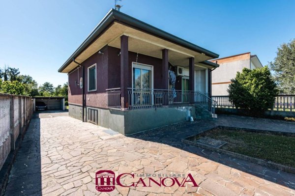casa indipendente in vendita a Rovello Porro