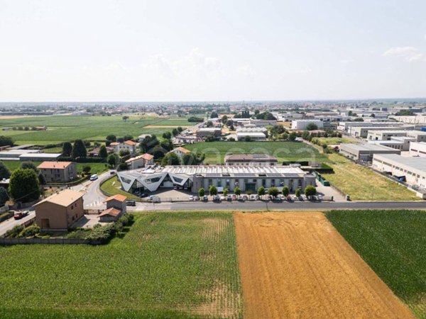 capannone in vendita a Rovello Porro