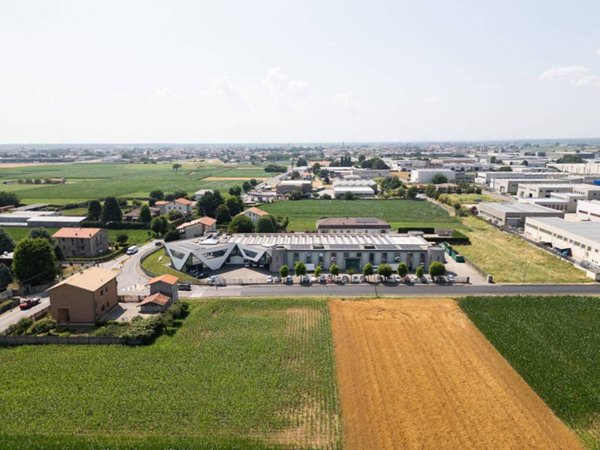 locale commerciale in vendita a Rovello Porro