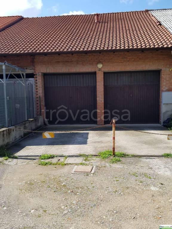 locale commerciale in vendita a Rovello Porro