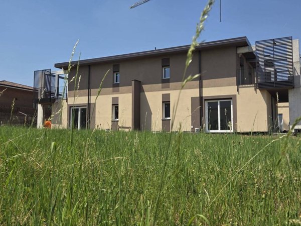 appartamento in vendita a Rovello Porro