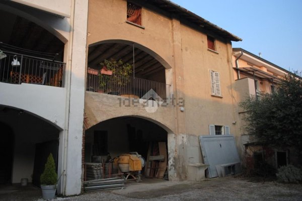 casa semindipendente in vendita a Rovello Porro