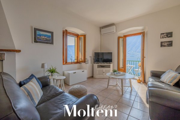 casa semindipendente in vendita a Sala Comacina
