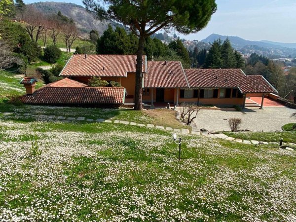 casa indipendente in vendita a San Fermo della Battaglia