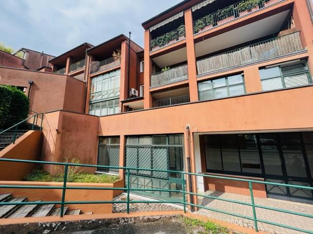 negozio in vendita a San Fermo della Battaglia