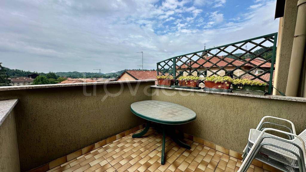 casa indipendente in vendita a San Fermo della Battaglia in zona Cavallasca