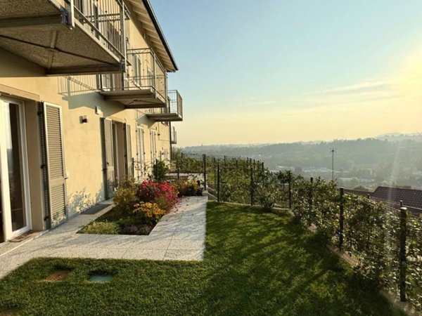 casa indipendente in vendita a San Fermo della Battaglia in zona Cavallasca