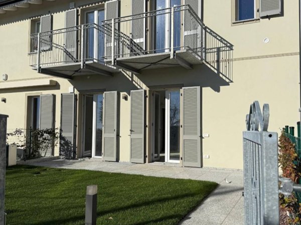 casa indipendente in vendita a San Fermo della Battaglia in zona Cavallasca