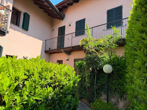 casa indipendente in vendita a San Fermo della Battaglia in zona Cavallasca