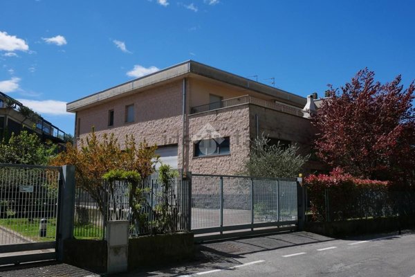 ufficio in vendita a San Fermo della Battaglia in zona Cavallasca