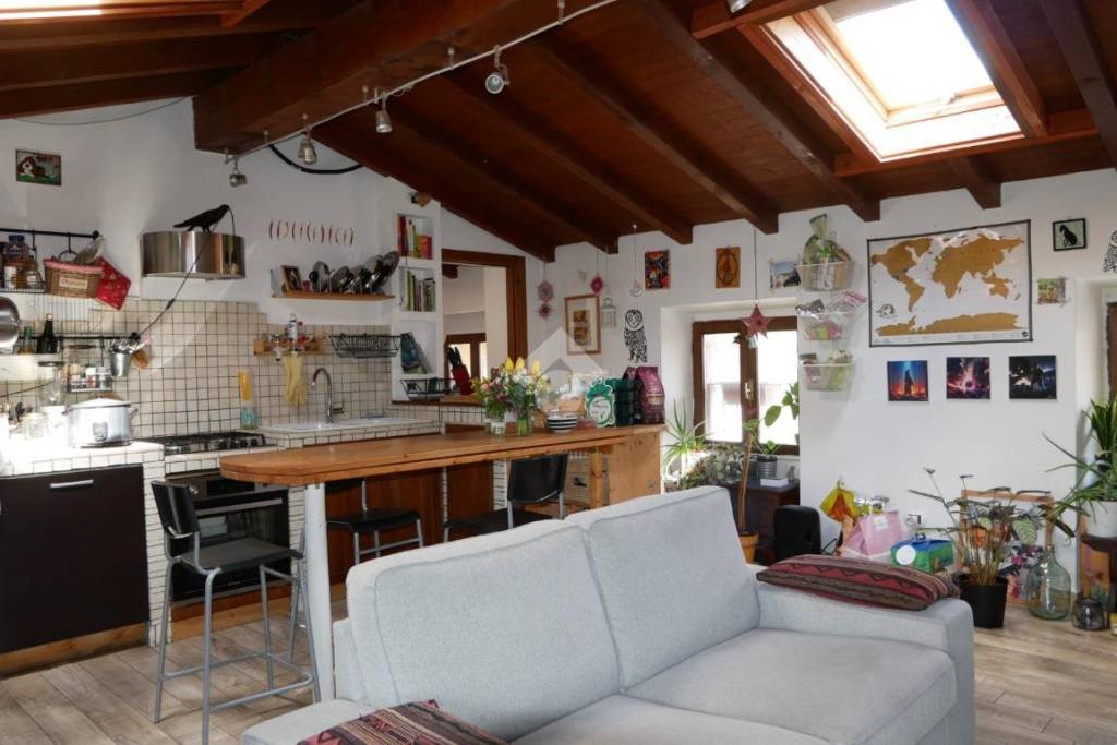 appartamento in vendita a San Fermo della Battaglia in zona Cavallasca