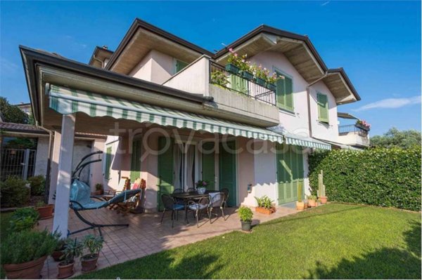 casa indipendente in vendita a San Fermo della Battaglia
