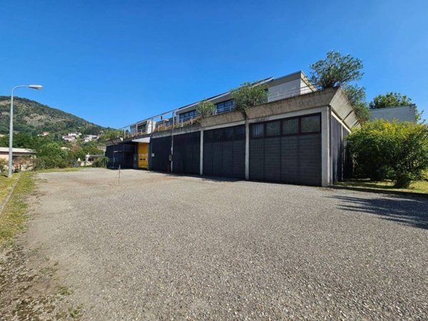 locale commerciale in vendita a San Fermo della Battaglia in zona Cavallasca