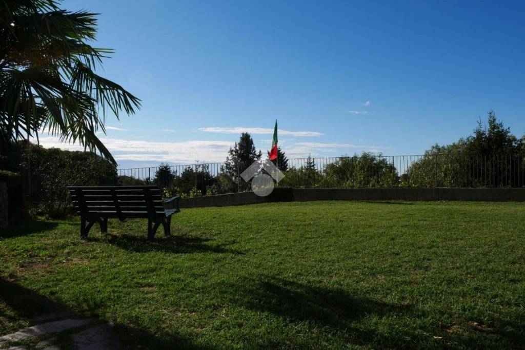 appartamento in vendita a San Fermo della Battaglia in zona Cavallasca