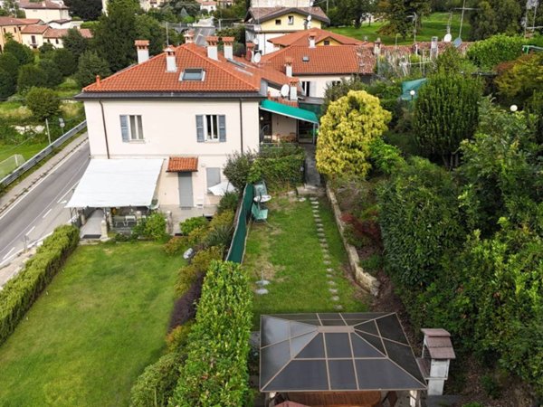 appartamento in vendita a San Fermo della Battaglia in zona Cavallasca