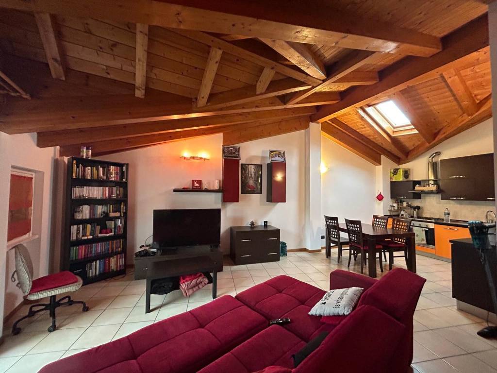 appartamento in vendita a San Fermo della Battaglia in zona Cavallasca