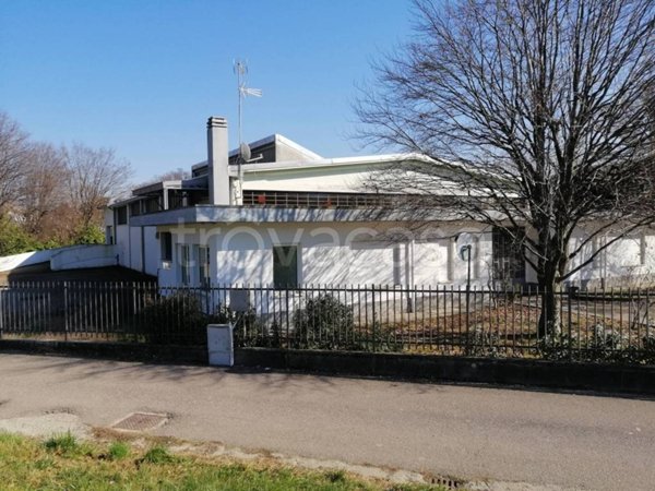 locale commerciale in vendita a San Fermo della Battaglia in zona Cavallasca