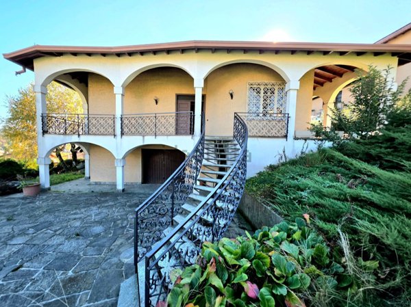 casa indipendente in vendita a San Fermo della Battaglia in zona Cavallasca