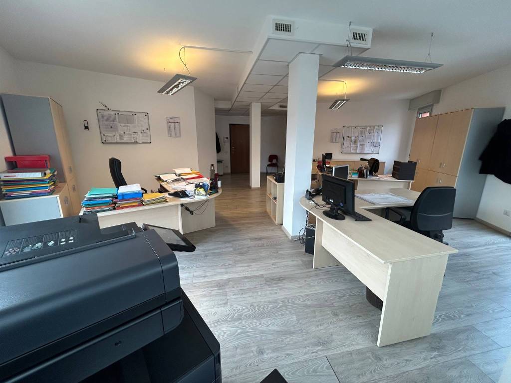 negozio in vendita a San Fermo della Battaglia