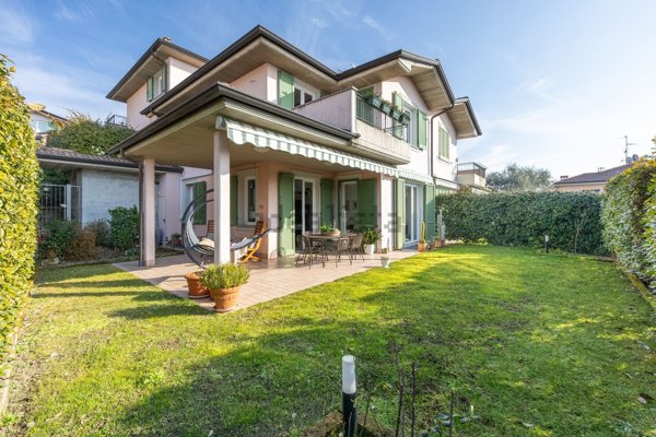 casa indipendente in vendita a San Fermo della Battaglia