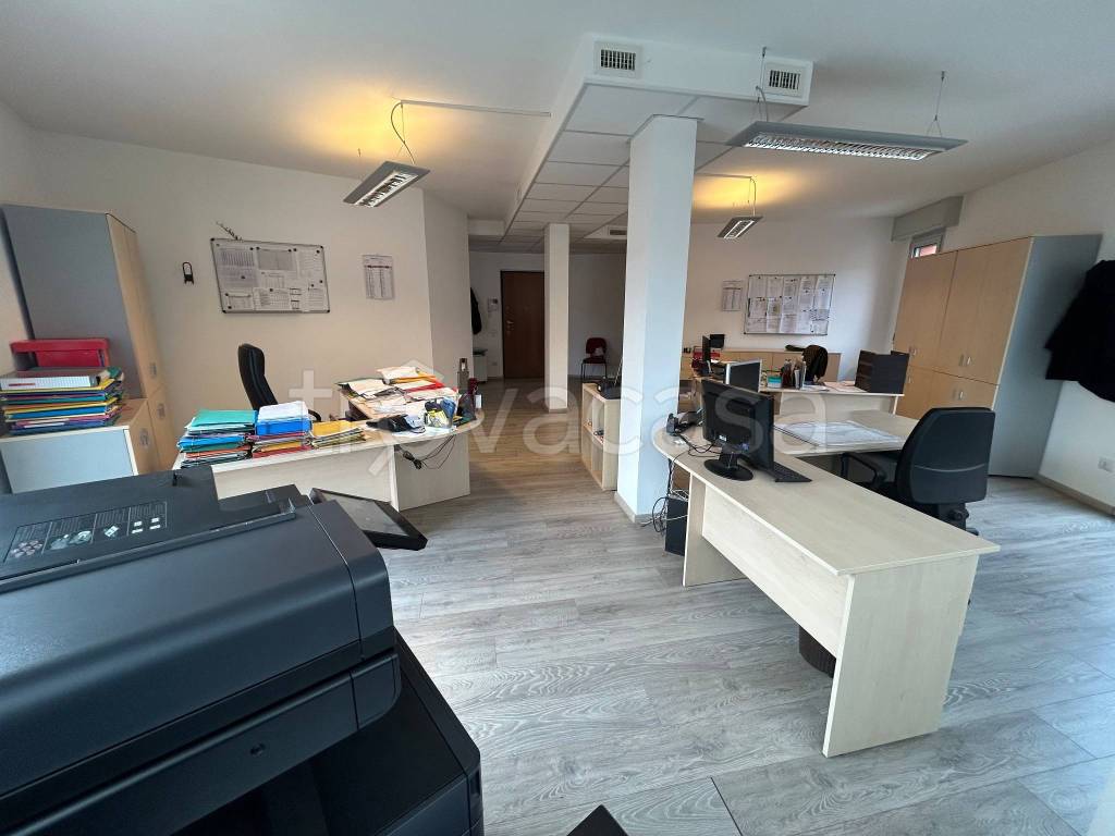 negozio in vendita a San Fermo della Battaglia