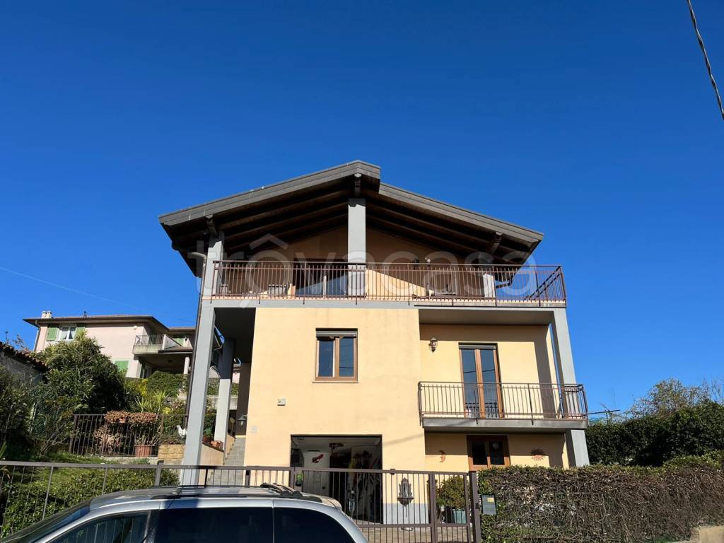 casa indipendente in vendita a San Fermo della Battaglia