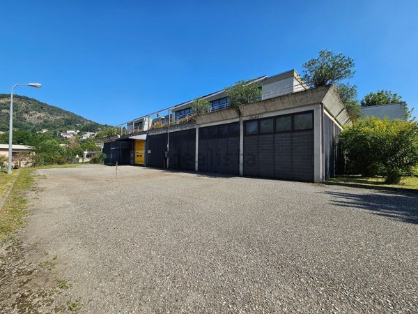casale in vendita a San Fermo della Battaglia in zona Cavallasca