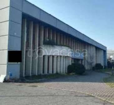 locale commerciale in vendita a San Fermo della Battaglia