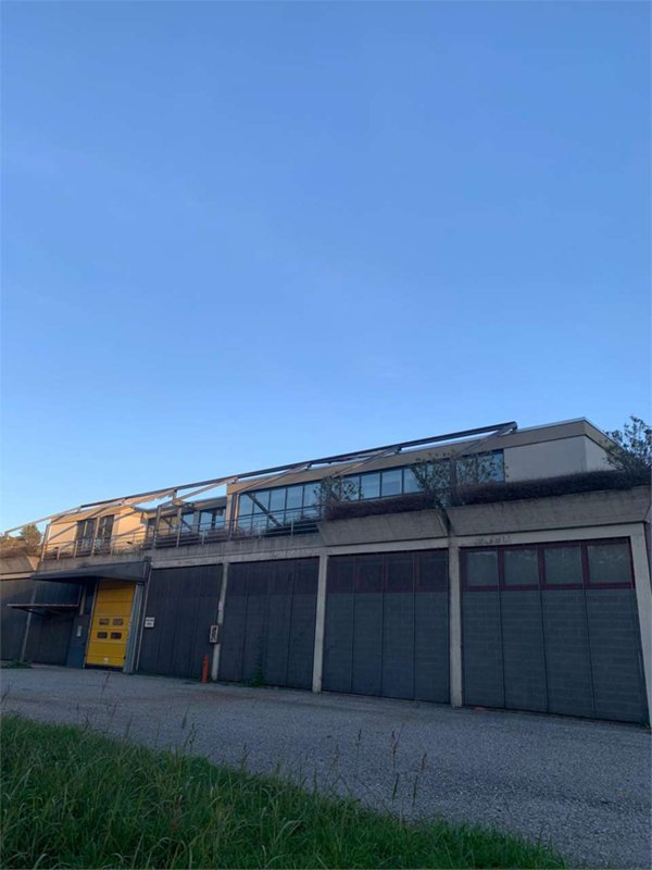 locale di sgombero in vendita a San Fermo della Battaglia in zona Cavallasca