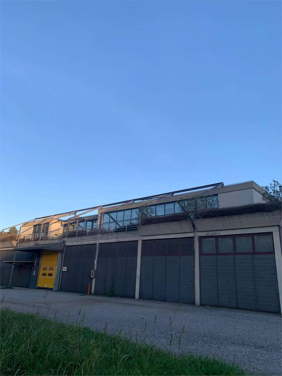locale di sgombero in vendita a San Fermo della Battaglia in zona Cavallasca