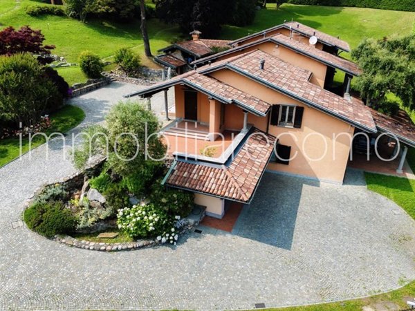 casa indipendente in vendita a San Fermo della Battaglia in zona Cavallasca