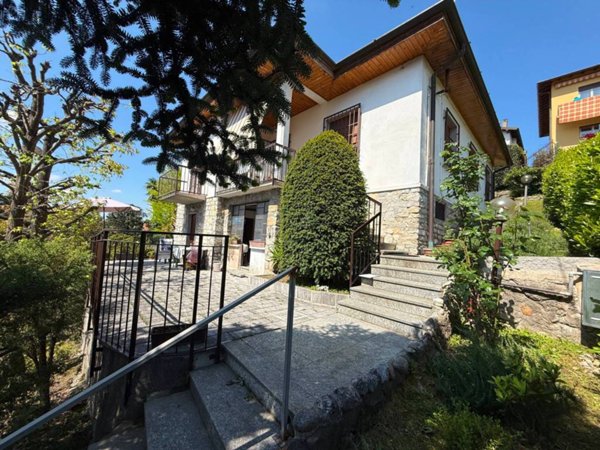 casa indipendente in vendita a San Fermo della Battaglia in zona Cavallasca