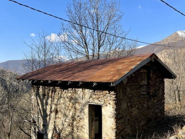 casa indipendente in vendita a San Nazzaro Val Cavargna