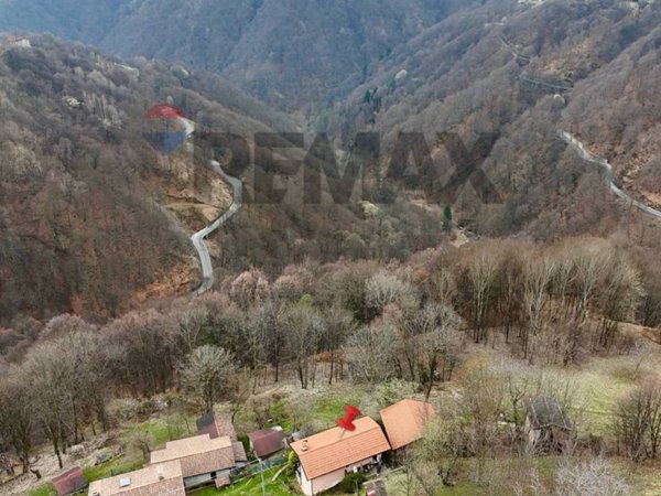 casa indipendente in vendita a San Nazzaro Val Cavargna