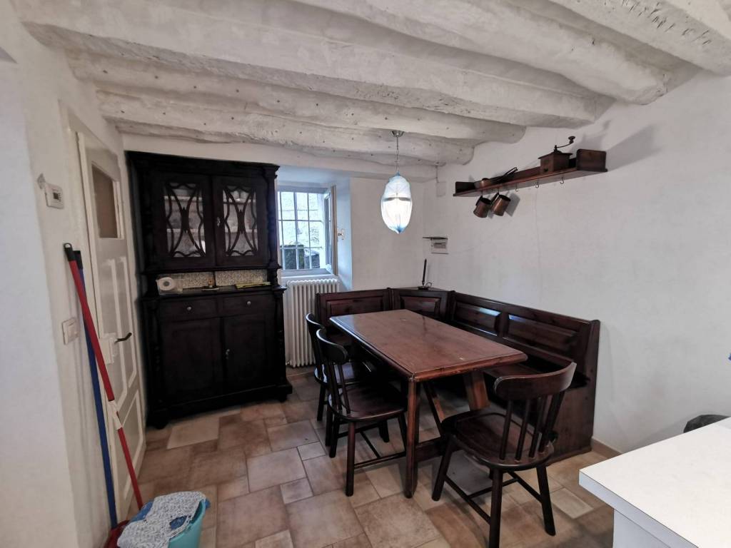 quadrivano in vendita a Schignano in zona Occagno